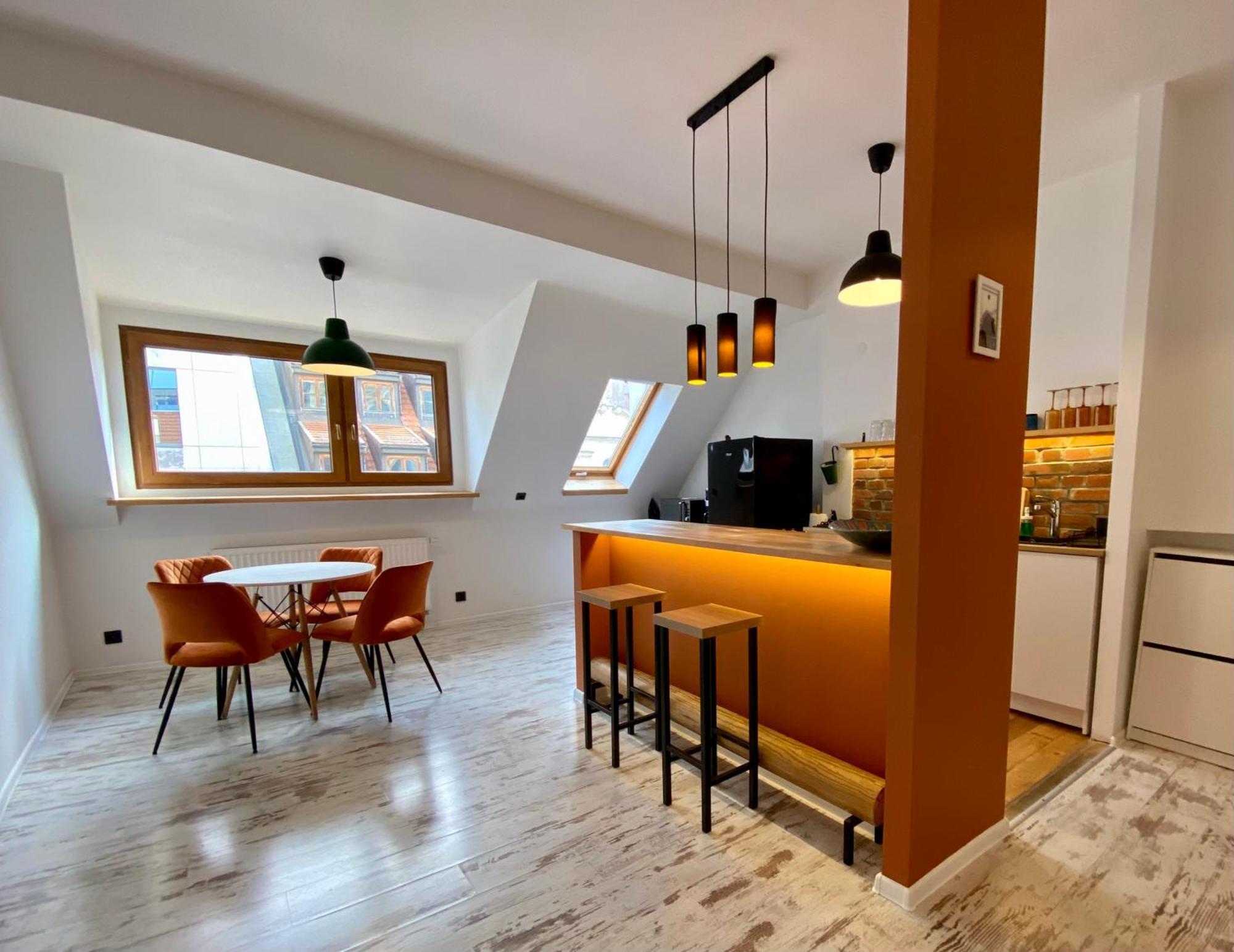 93 M2 Rynek Kino Na Dachu Self Check-In Apartment Wroclaw Ngoại thất bức ảnh