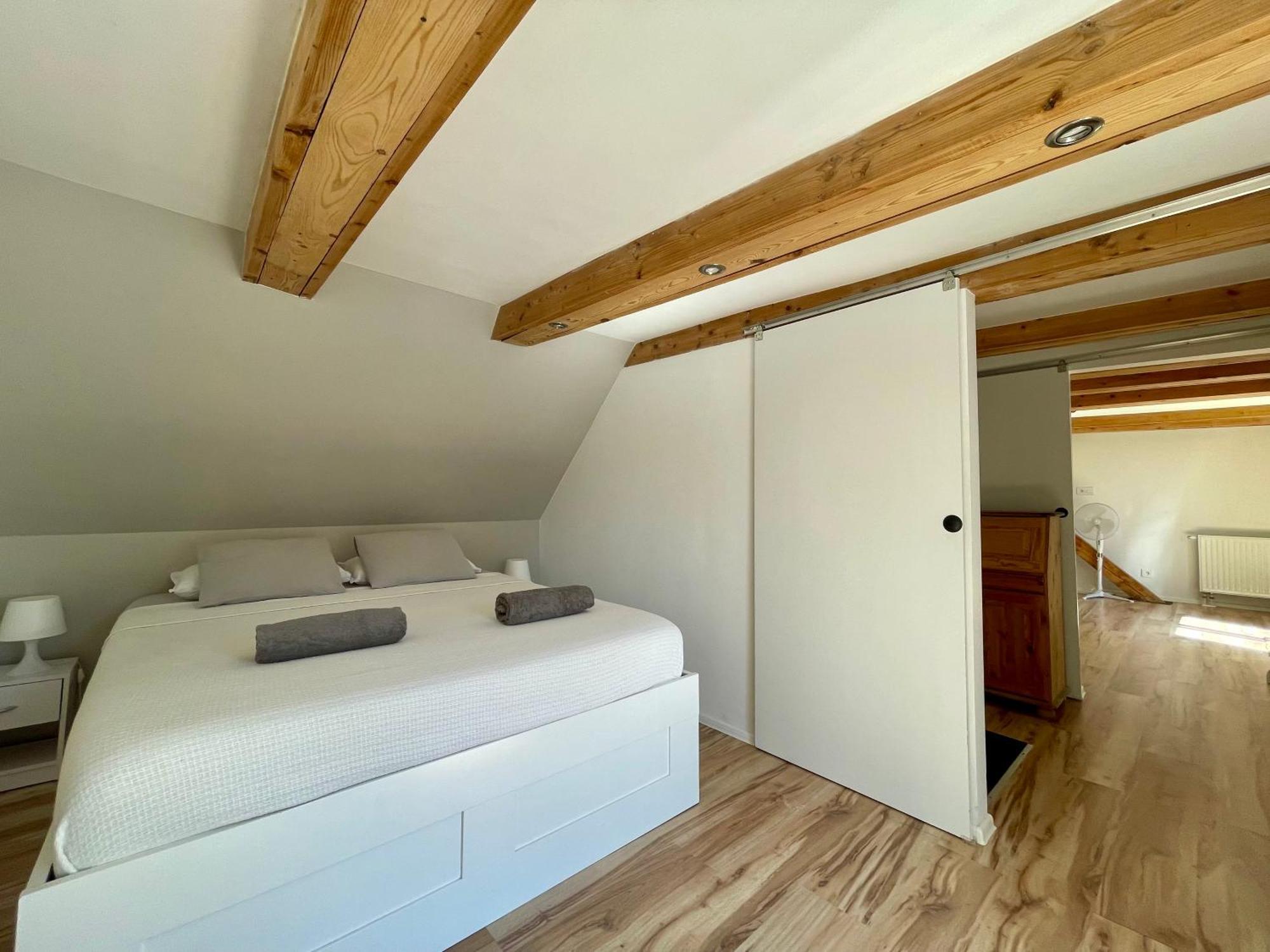 93 M2 Rynek Kino Na Dachu Self Check-In Apartment Wroclaw Ngoại thất bức ảnh