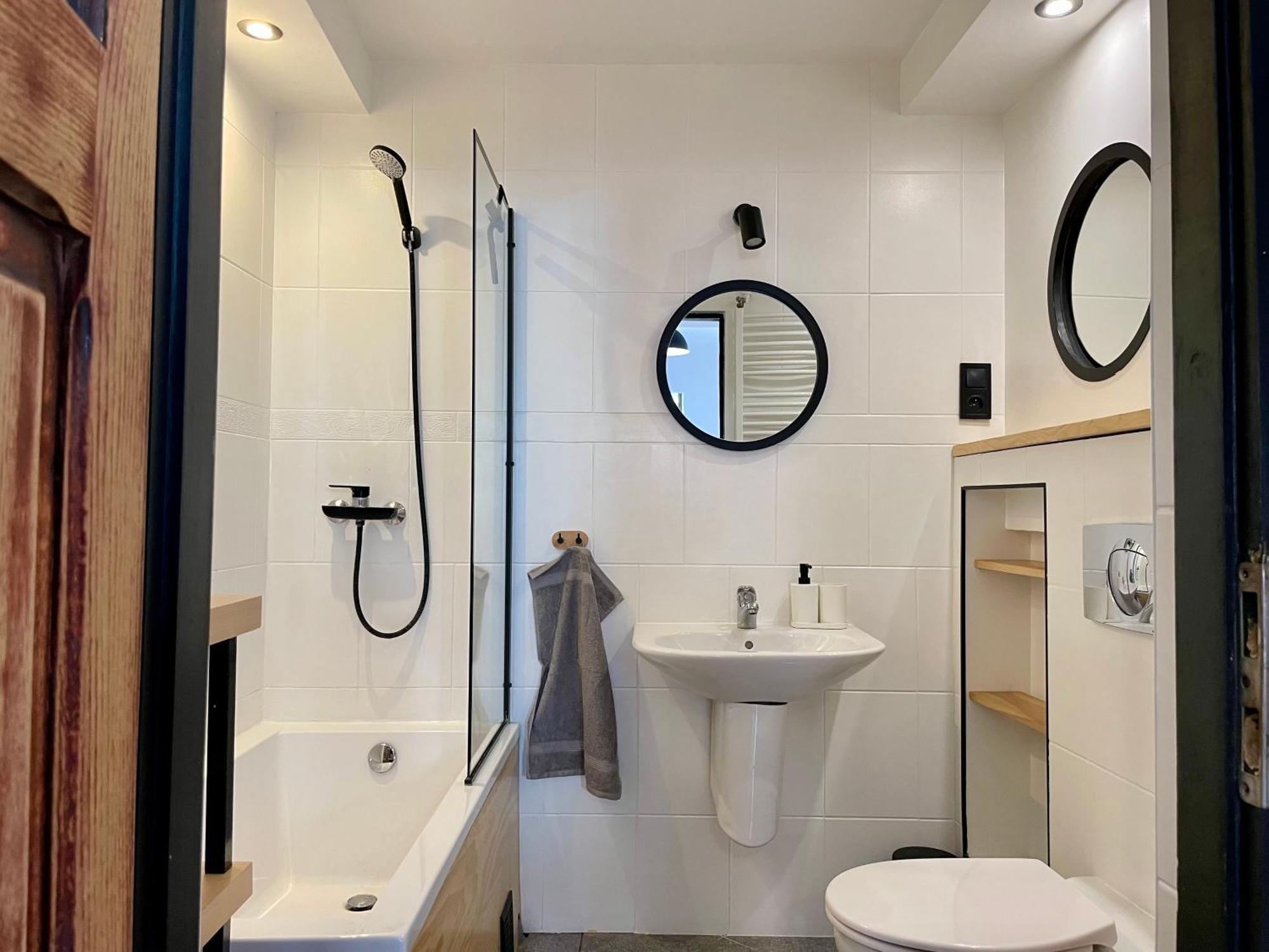 93 M2 Rynek Kino Na Dachu Self Check-In Apartment Wroclaw Ngoại thất bức ảnh